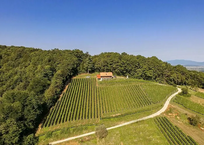 בית כפרי Sleme House